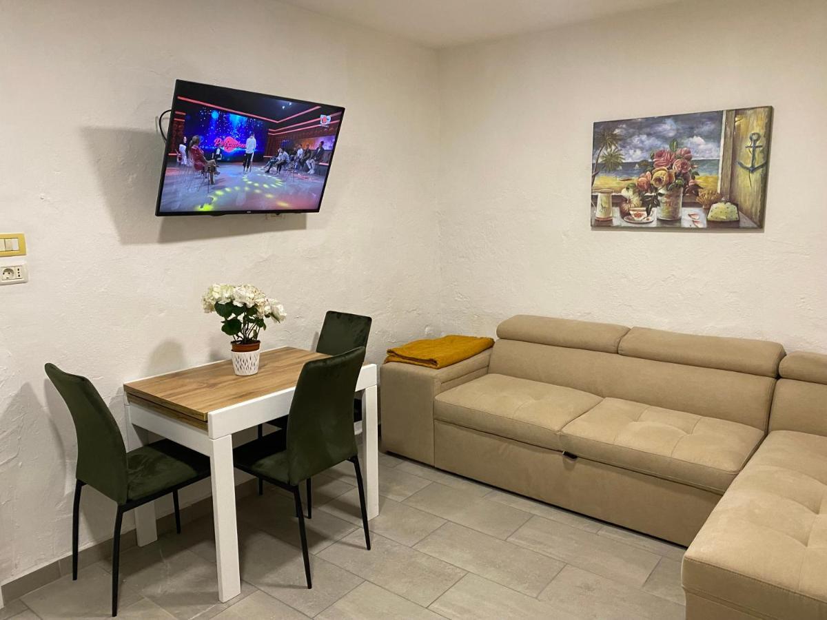 Maison Bellevue - 2 Bdrm Villa In Borsh Beach Εξωτερικό φωτογραφία