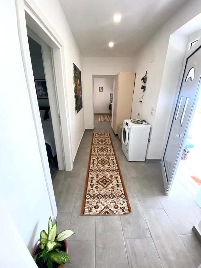 Maison Bellevue - 2 Bdrm Villa In Borsh Beach Εξωτερικό φωτογραφία
